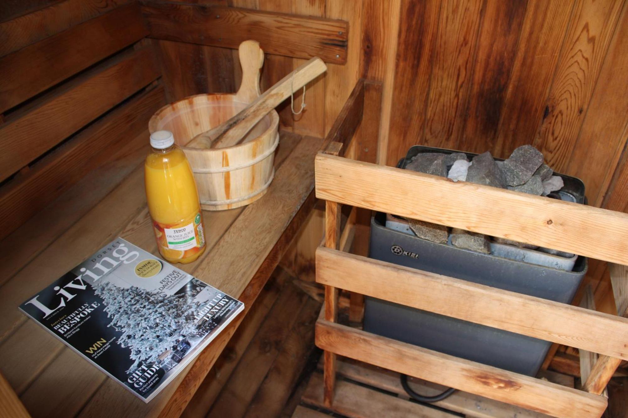 Holiday Home Hot Tub & Sauna Борнмът Екстериор снимка